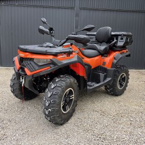 XWolf 700L 4x4 EPS narancs (78km), ajándék hátsó dobozzal